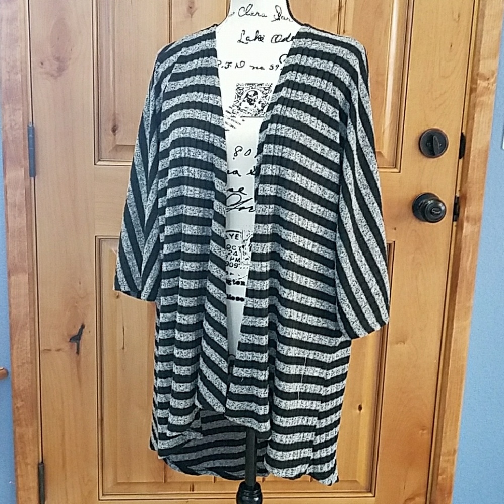 Lularoe LINDSAY Cardigan Size LG